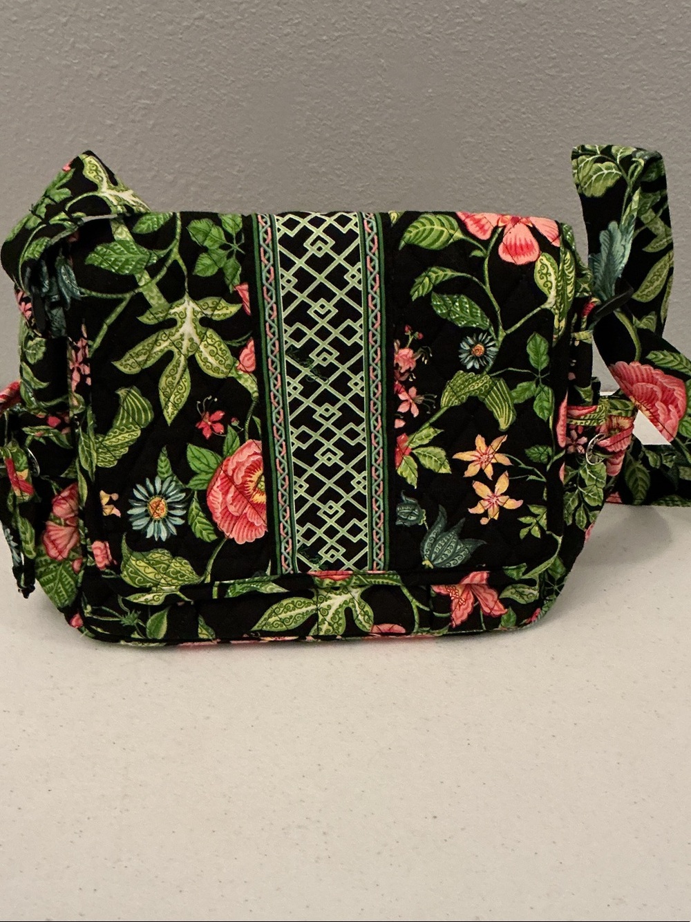 Vera Bradley Lindsay shoulder bag in the retired Botanica pattern